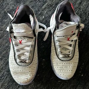 Nike LeBron XX
Boys' Grade School